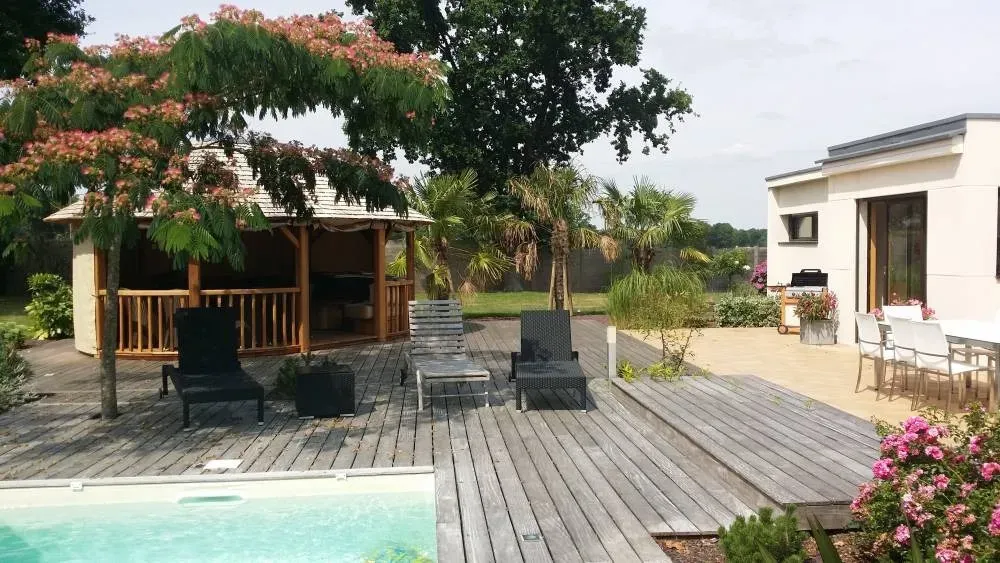 nos realisations amenagements exterieurs pergolas portail motorise car pot cloture et portail portillon et terrasse (5)